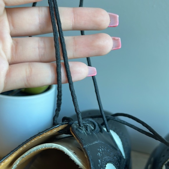 DR MARTENS 3989 Bex Smooth Leather
Brogue Shoes Size 9 - Picture 7 of 15